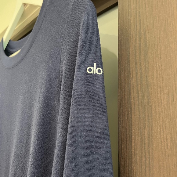 Alo Yoga Glimpse Long Sleeve Pullover Navy XS - Picture 3 of 3